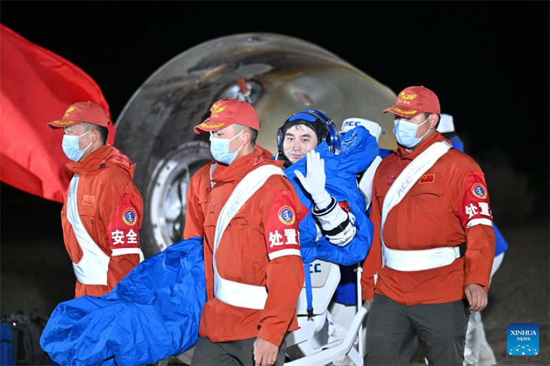 Shenzhou-18: astronautas chineses regressam à Terra em seguran?a