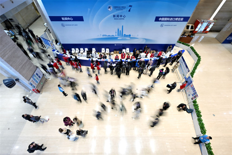 7a Exposi??o Internacional de Importa??o da China abre em Shanghai