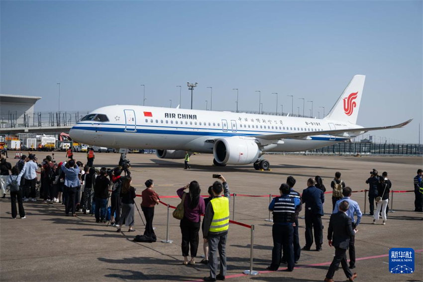 Avi?o comercial chinês C919 faz sua estreia na RAEM