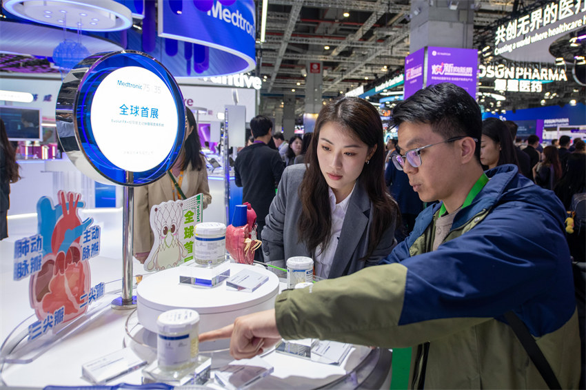 Galeria: produtos e tecnologias de produtividade de nova qualidade s?o exibidos na 7a CIIE