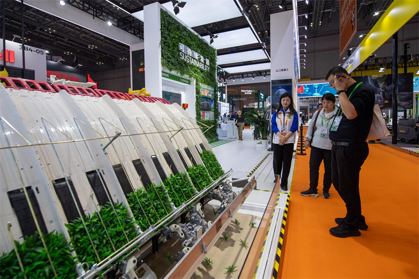 Galeria: produtos e tecnologias de produtividade de nova qualidade s?o exibidos na 7a CIIE