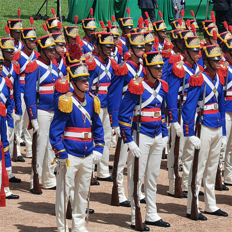 Xi Jinping participa da cerim?nia de boas-vindas realizada pelo presidente brasileiro