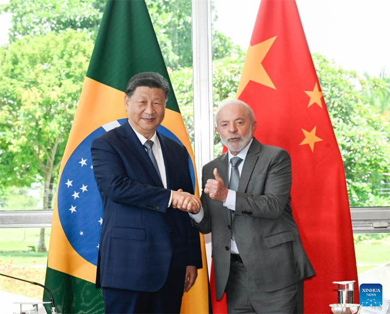 China e Brasil decidem elevar la?os na reuni?o entre Xi Jinping e Lula