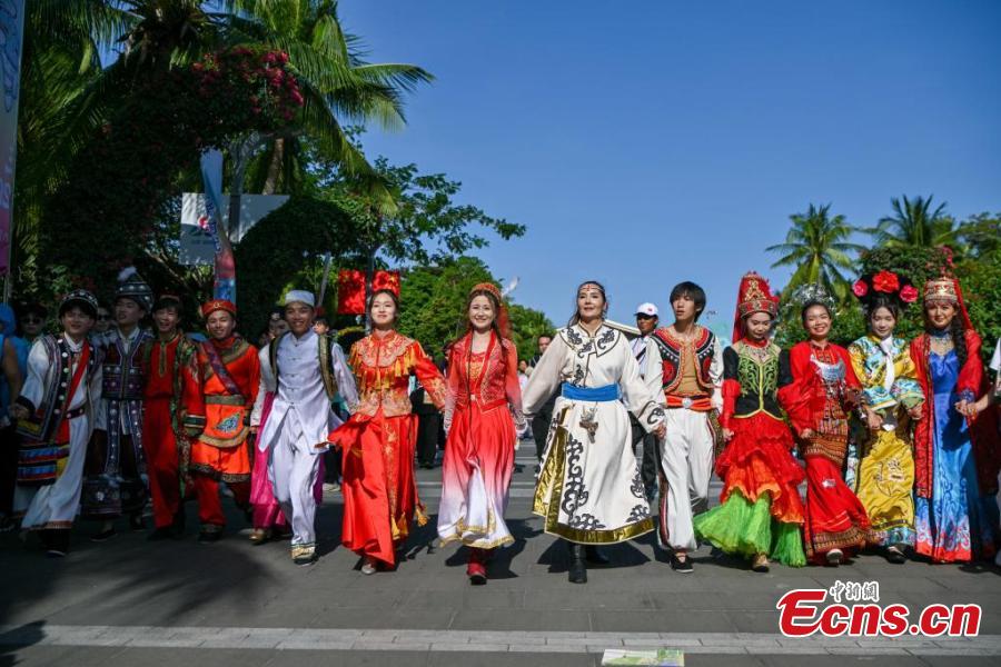 Gala dos Jogos Nacionais de Esportes Tradicionais de Minorias étnicas da China realizada em Sanya