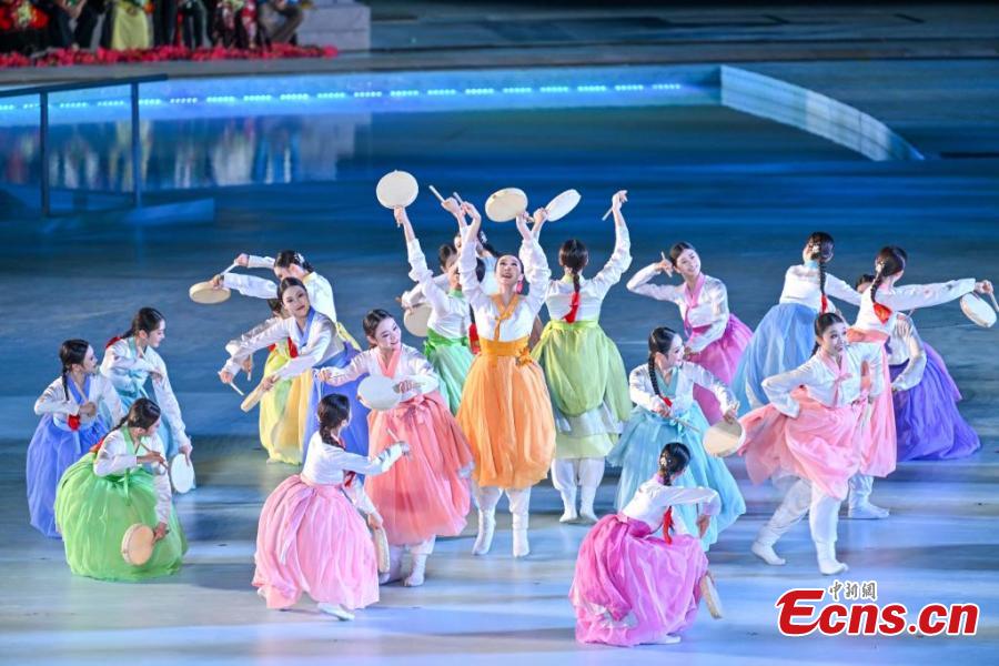 Gala dos Jogos Nacionais de Esportes Tradicionais de Minorias étnicas da China realizada em Sanya