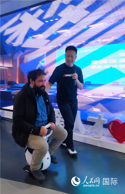 Shenzhen: Intera??o envolvente desperta encanto pela ciência e tecnologia