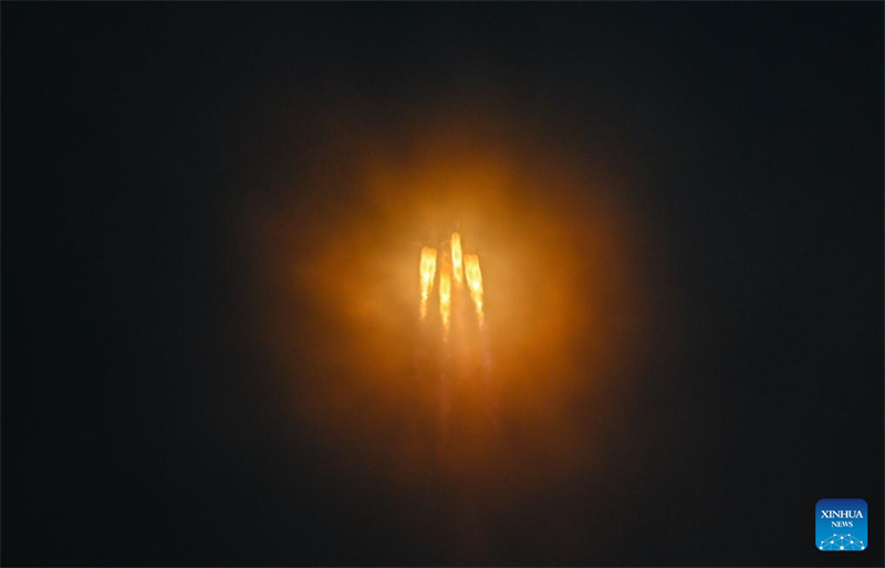 China lan?a grupo de satélites de internet