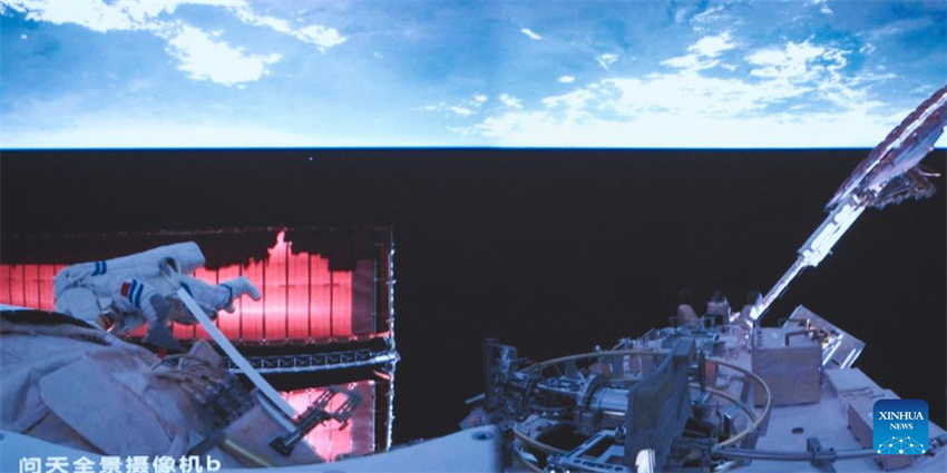 Tripula??o da Shenzhou-19 conclui as primeiras atividades extraveiculares