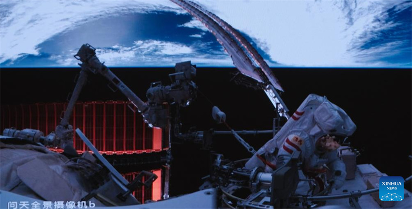 Tripula??o da Shenzhou-19 conclui as primeiras atividades extraveiculares