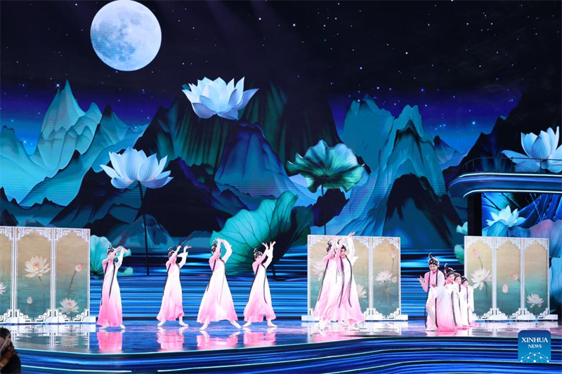 Macau realiza gala para registrar 25o aniversário de seu retorno à pátria