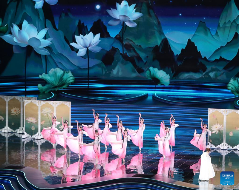 Macau realiza gala para registrar 25o aniversário de seu retorno à pátria