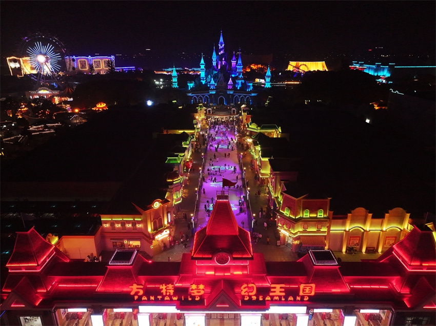 Turismo noturno de Wuhu chama aten??o de turistas