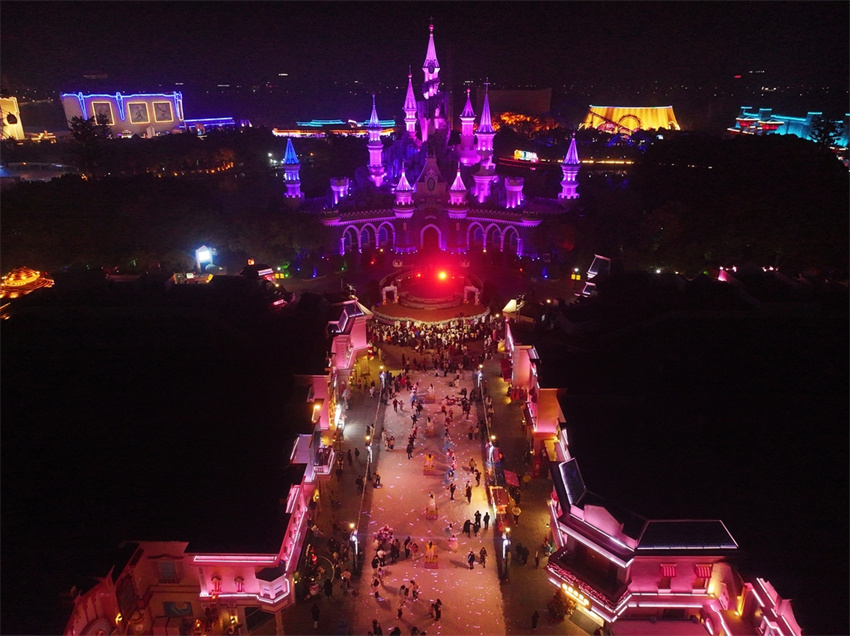 Turismo noturno de Wuhu chama aten??o de turistas