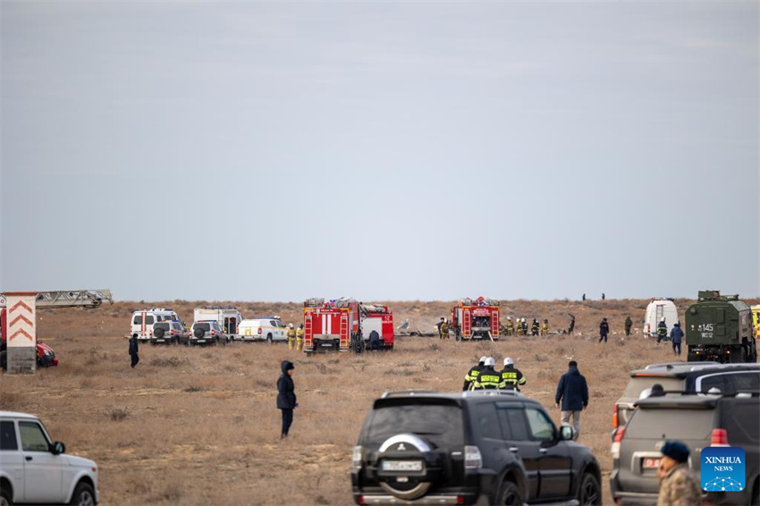 Avi?o da Azerbaijan Airlines de Baku cai perto de Aktau, no Cazaquist?o