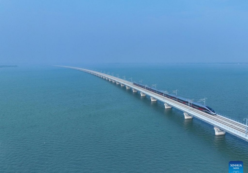 Nova ferrovia de alta velocidade fortalece a integra??o do aglomerado de megacidades do leste da China