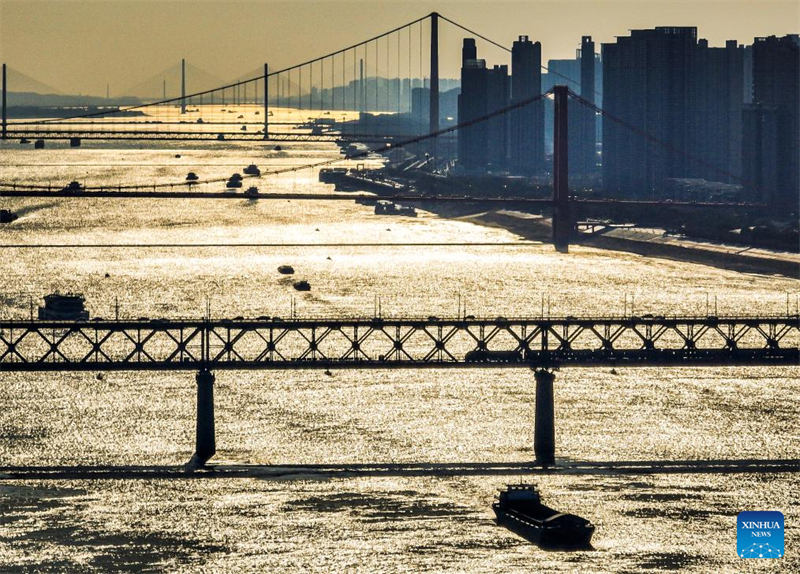 Movimenta??o de carga do rio Yangtzé ultrapassará 4 bilh?es de toneladas pela primeira vez