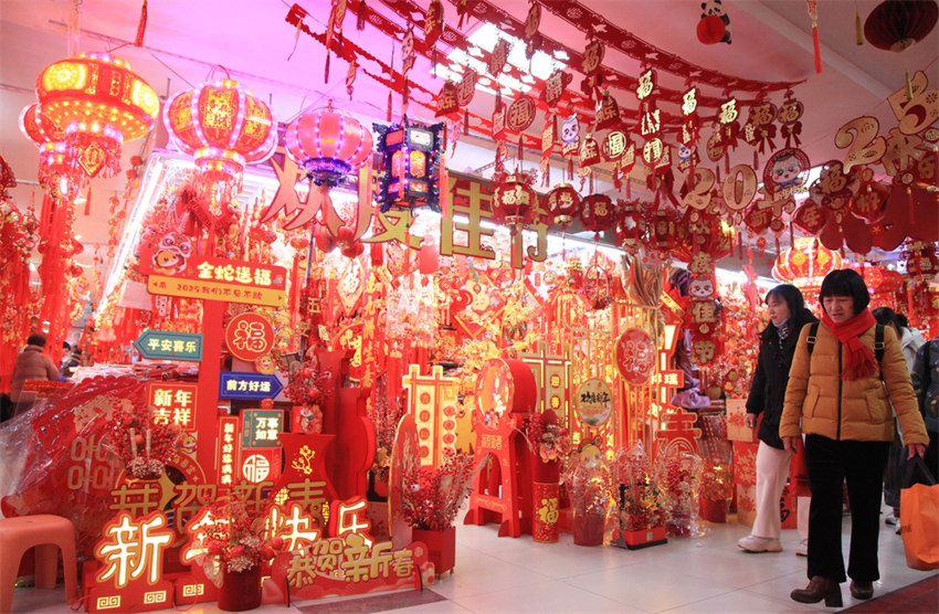 Produtos de Festival da Primavera s?o sucesso de vendas na China