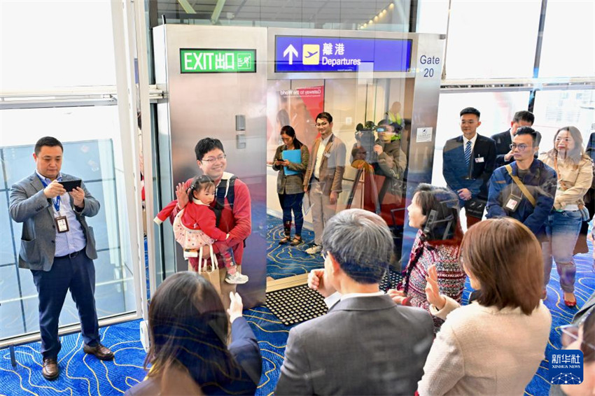 Aeronave C919 desenvolvida pela China inicia voos comerciais regulares entre Shanghai e Hong Kong