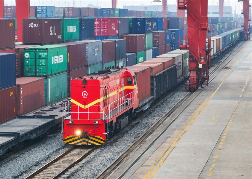 Lianyungang lan?a primeiro trem de carga China-Europa em 2025