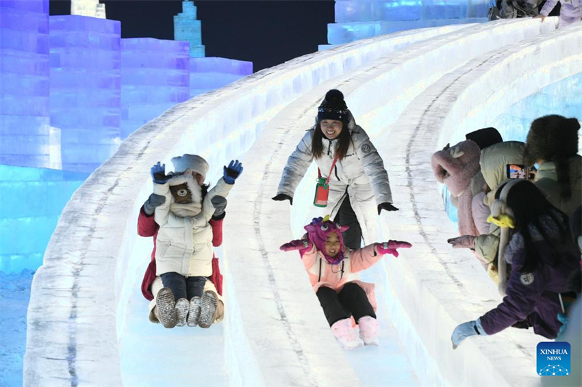 41o Festival Internacional de Gelo e Neve é inaugurado em Harbin