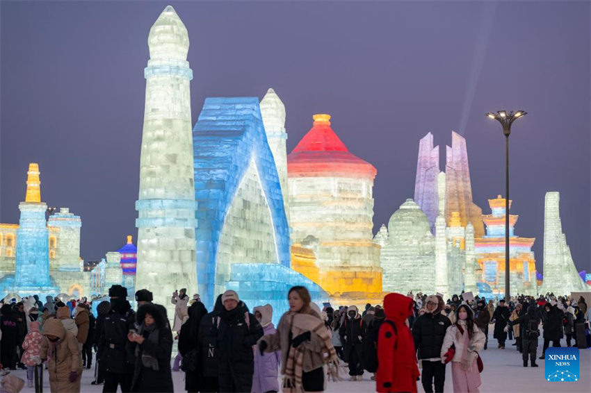 41o Festival Internacional de Gelo e Neve é inaugurado em Harbin