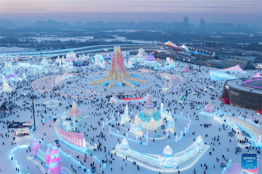 41o Festival Internacional de Gelo e Neve é inaugurado em Harbin