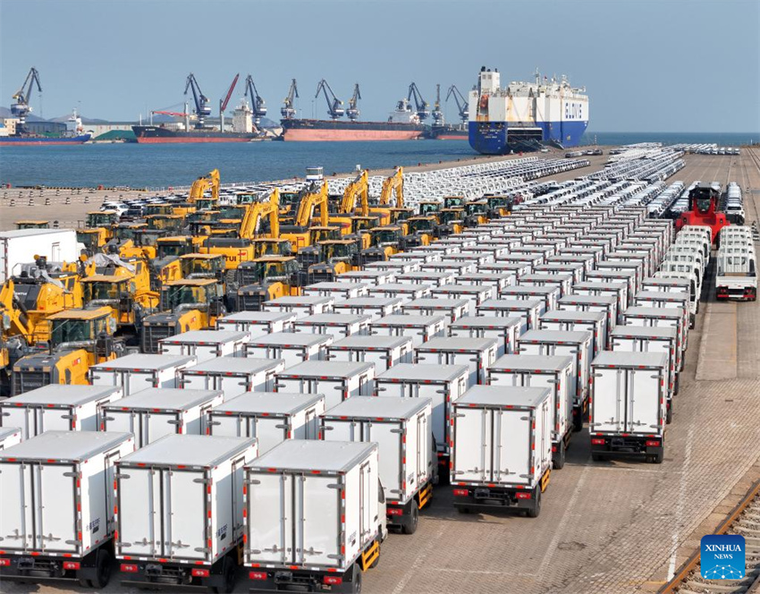 Principais portos da China est?o movimentados no início do ano novo