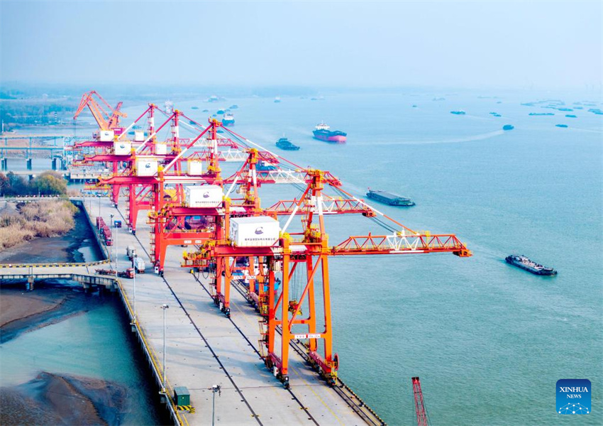 Principais portos da China est?o movimentados no início do ano novo