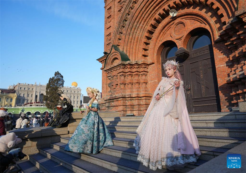 Recursos ricos de gelo e neve impulsionam turismo de inverno de Harbin