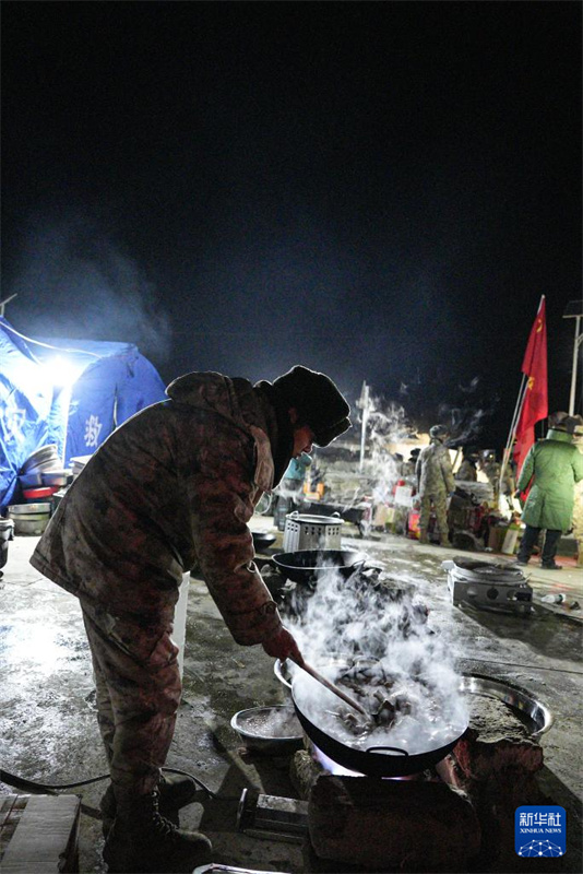 Terremoto em Xizang mata 126, esfor?o total de resgate em andamento