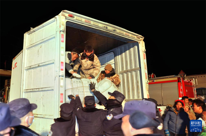 Terremoto em Xizang mata 126, esfor?o total de resgate em andamento