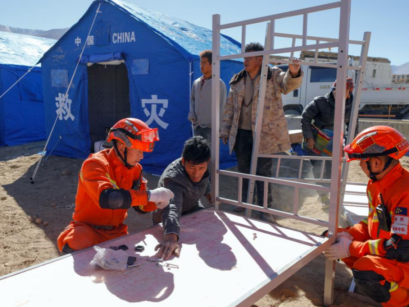 Equipes de resgate correm contra o tempo para lidar com as consequências do terremoto de Xizang