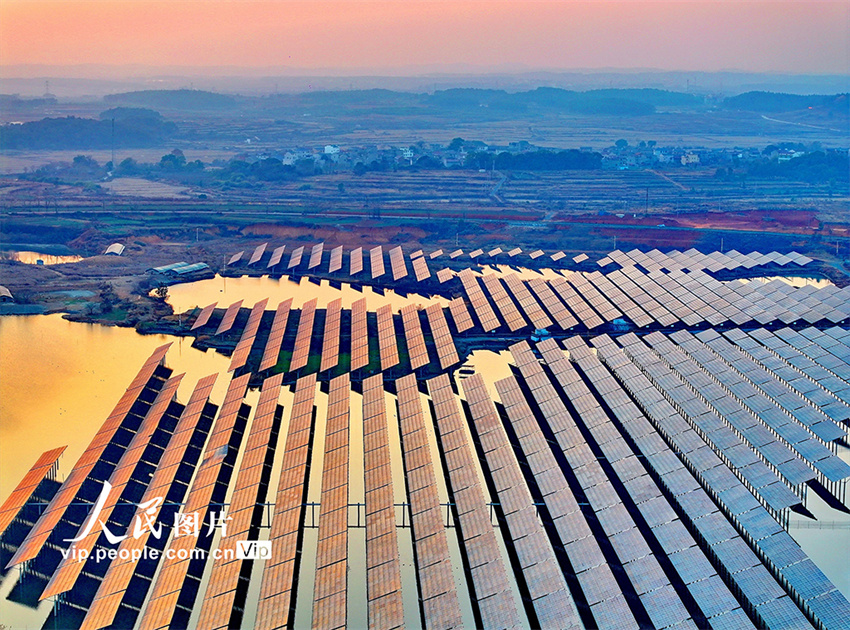 Gera??o de energia fotovoltaica promove desenvolvimento sustentável em Jiangxi