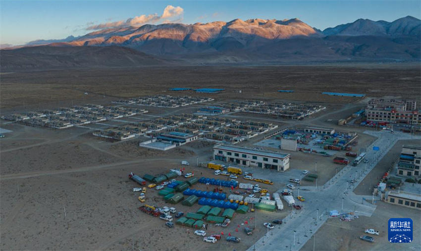 Xizang: sobreviventes se mudam para casas temporárias mais quentes e seguras