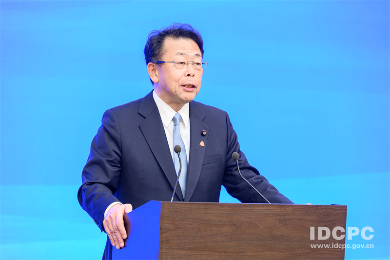 Partidos governantes da China e do Jap?o pedem maior intercambio interpartidário