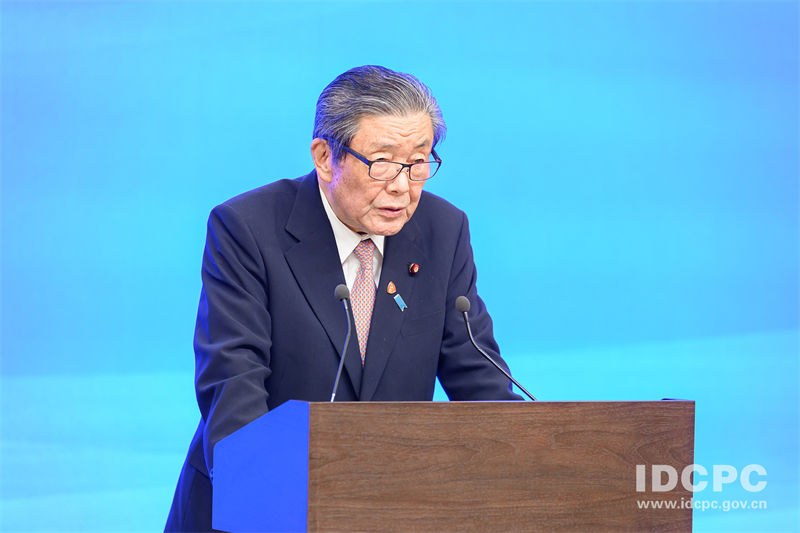 Partidos governantes da China e do Jap?o pedem maior intercambio interpartidário