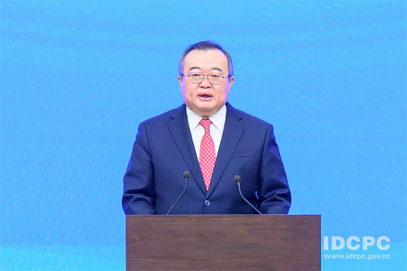 Partidos governantes da China e do Jap?o pedem maior intercambio interpartidário