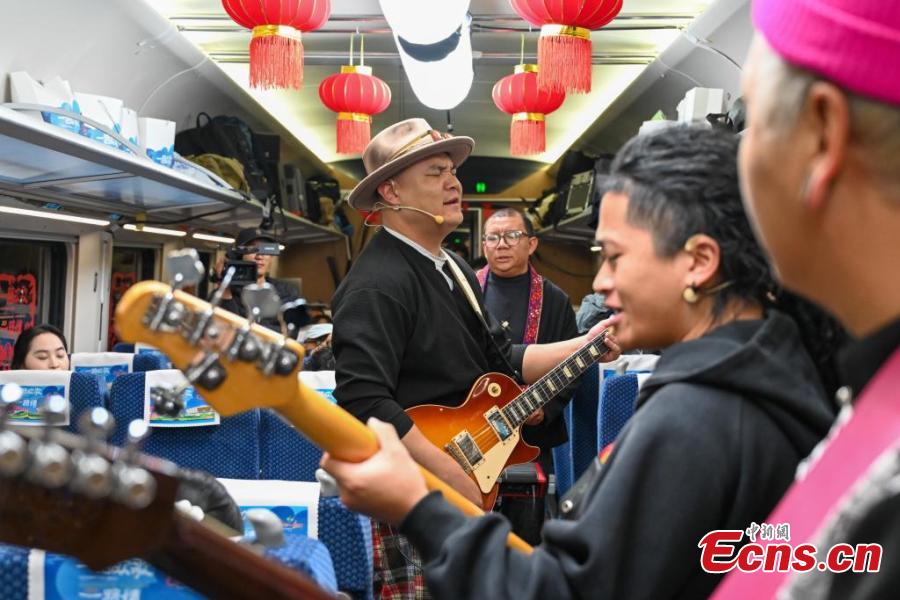 Festival da Primavera celebrado em trem transfronteiri?o