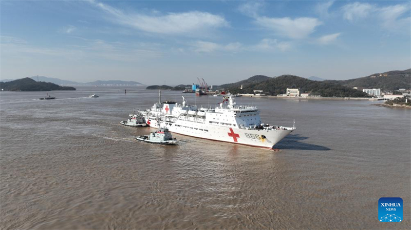 Navio-hospital da Marinha chinesa retorna para casa após miss?o humanitária