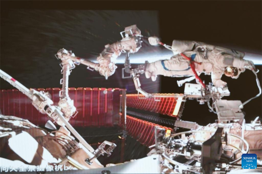 Tripula??o da Shenzhou-19 conclui segunda série de atividades extraveiculares