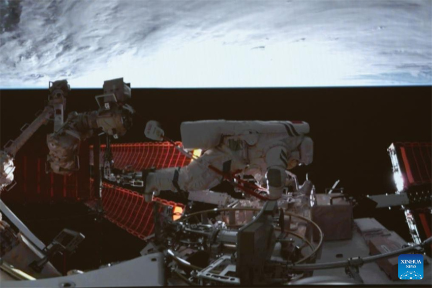 Tripula??o da Shenzhou-19 conclui segunda série de atividades extraveiculares