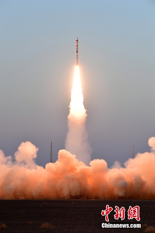 China lan?a cinco novos satélites com sucesso