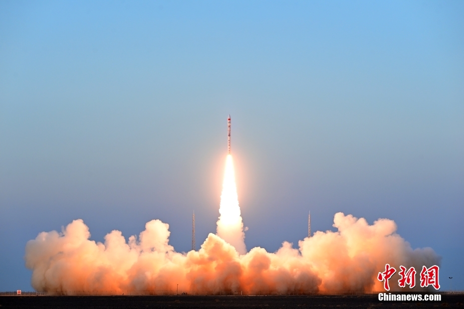 China lan?a cinco novos satélites com sucesso