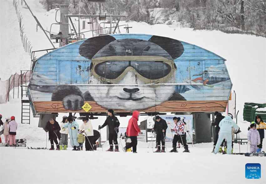 Sichuan atrai turistas e entusiastas de esportes de neve