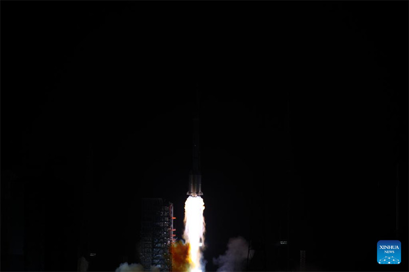 China lan?a novo satélite experimental para tecnologia de comunica??o