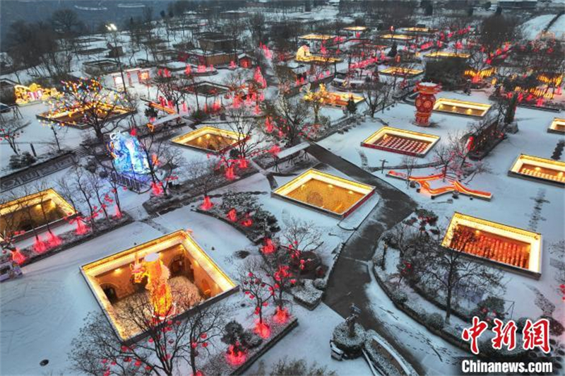 Henan: cavernas subterraneas decoradas com lanternas festivas