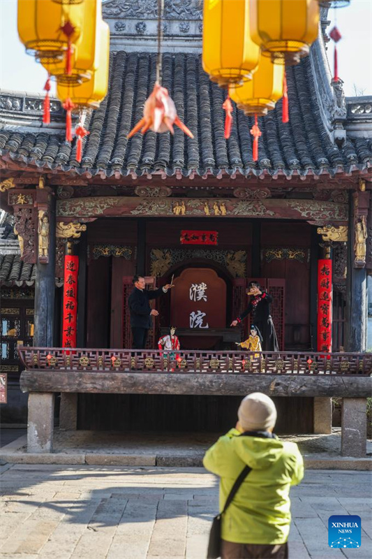 Puyuan Fashion Resort organiza atividades culturais para visitantes durante a Festa da Primavera