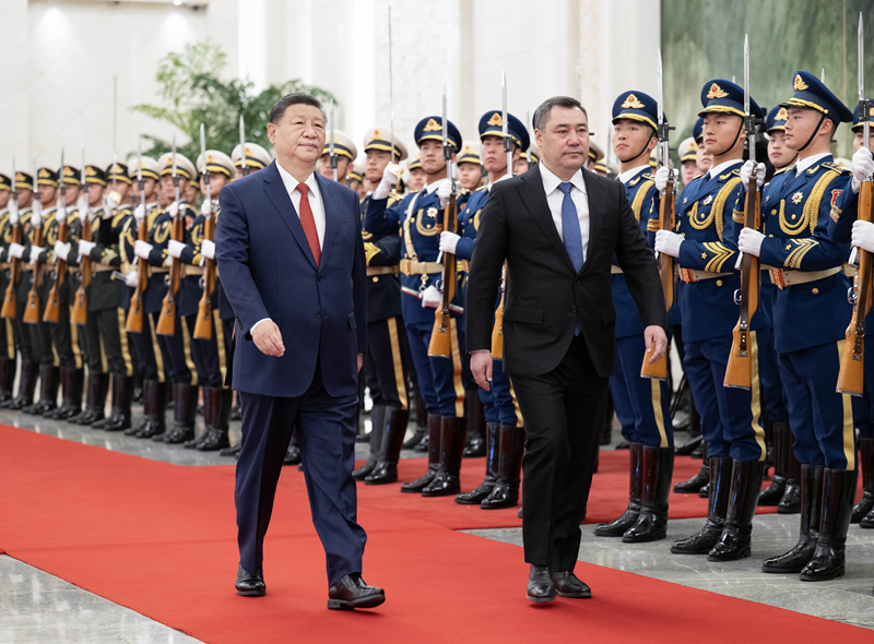 Xi Jinping mantém conversas com o presidente do Quirguist?o