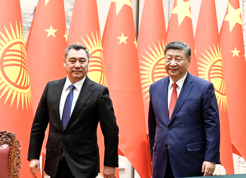 Xi Jinping mantém conversas com o presidente do Quirguist?o