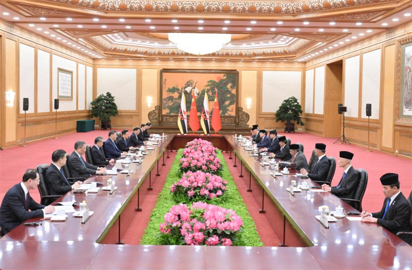 Xi Jinping conversa com sult?o de Brunei